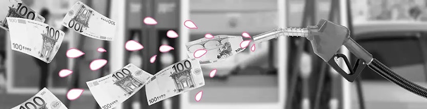 Geldscheine fliegen aus Zapfsäule