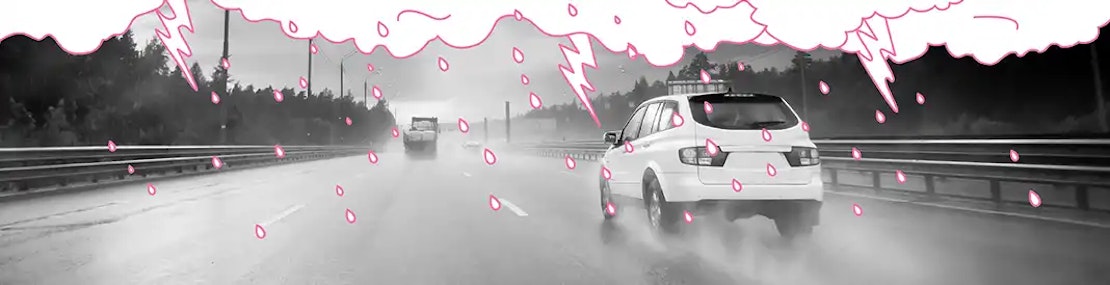 Autobahn bei Sturm und Gewitter