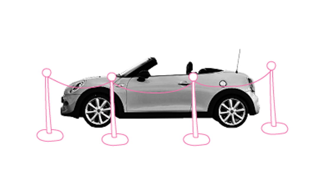 Auto steht hinter Absperrung
