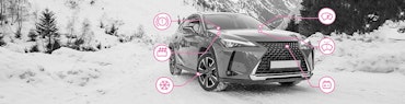 Auto steht im Schnee