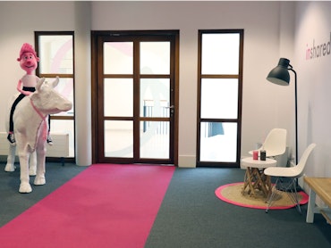 InSHared pinkes buro